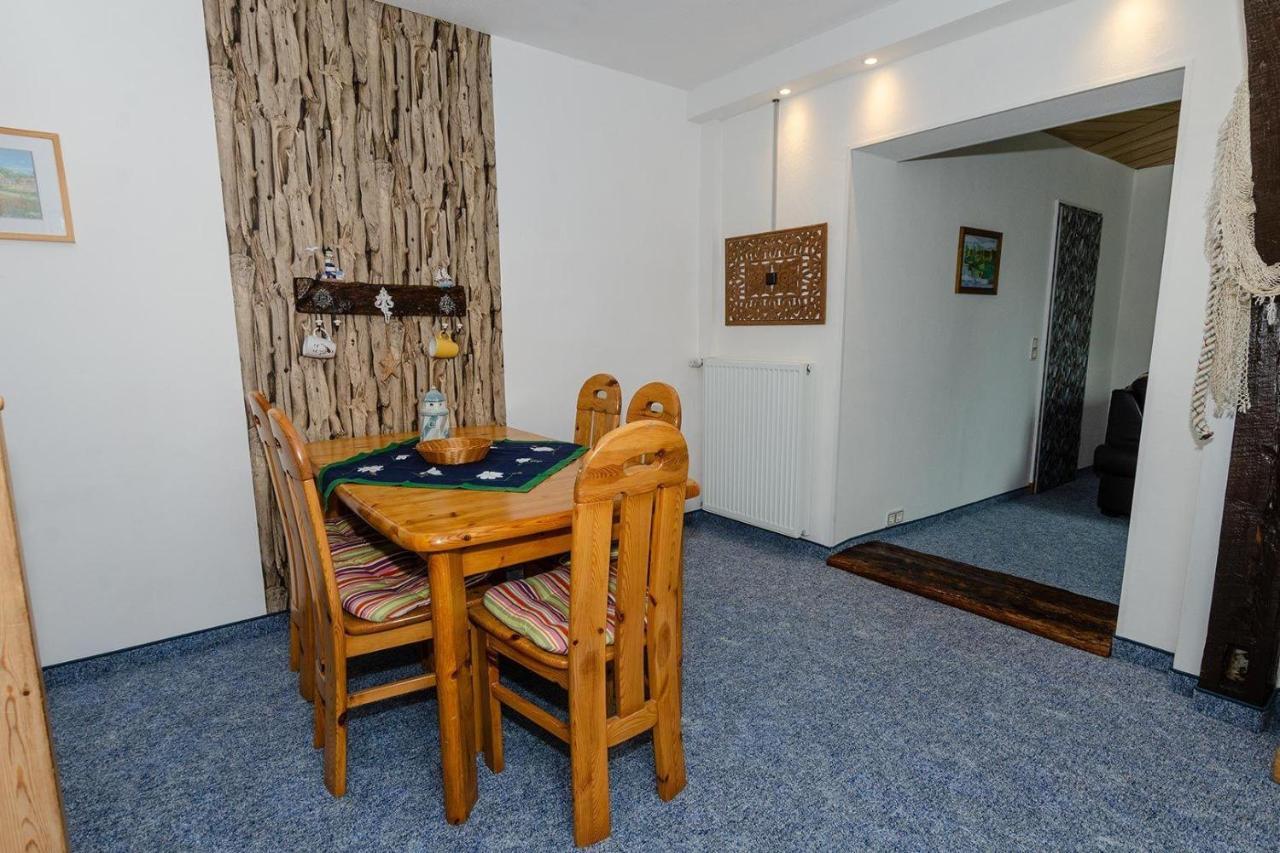 Ferienwohnung-Auf-Ruegen-Fuer-3-Erwachsene-Und-1-Kind-In-Schaprode-Zi6 외부 사진